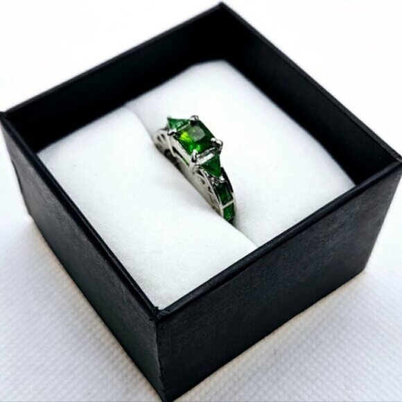 Silver Tone Simulant Emerald Gemstone Fashion Ring - Picture 2 of 10